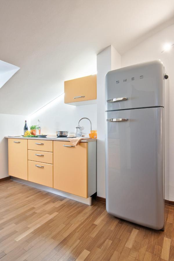 5 Miglia Apartment La Mansarda A Collegno Bagian luar foto