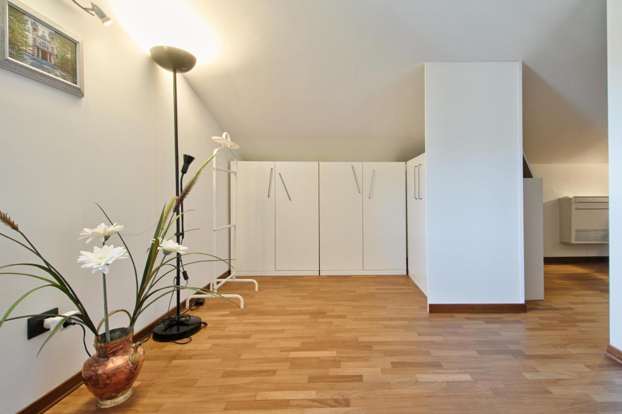 5 Miglia Apartment La Mansarda A Collegno Bagian luar foto