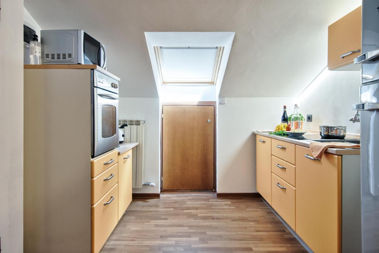 5 Miglia Apartment La Mansarda A Collegno Bagian luar foto