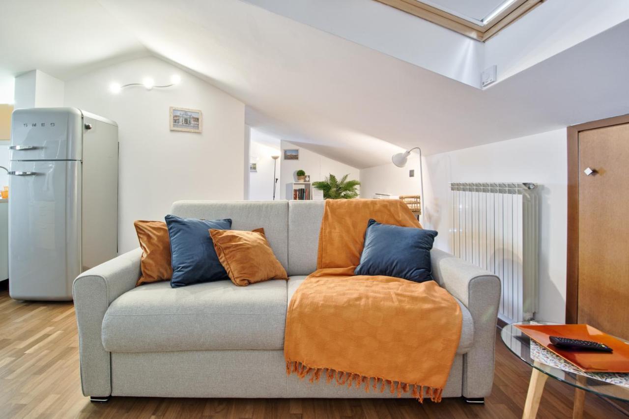 5 Miglia Apartment La Mansarda A Collegno Bagian luar foto